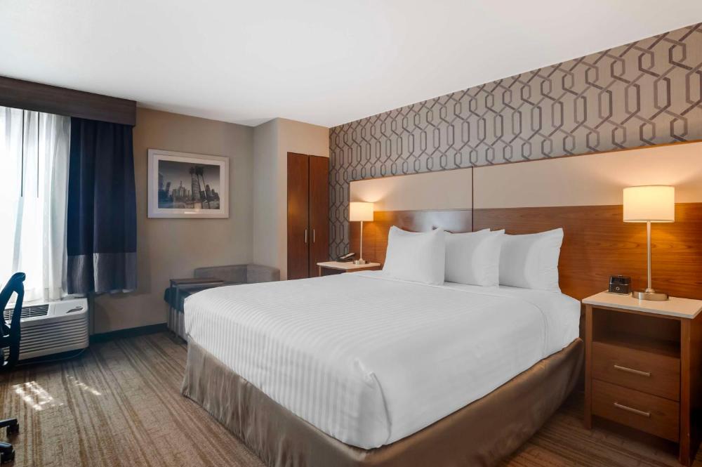 King Room with Sofa Bed - Non-Smoking interior